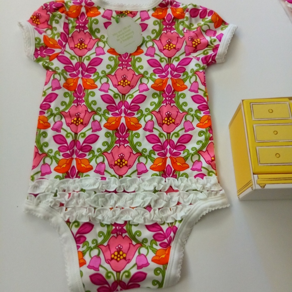 BABY ONESIE👣 Vera Bradley ruffle bodysuit onesie - Picture 2 of 8